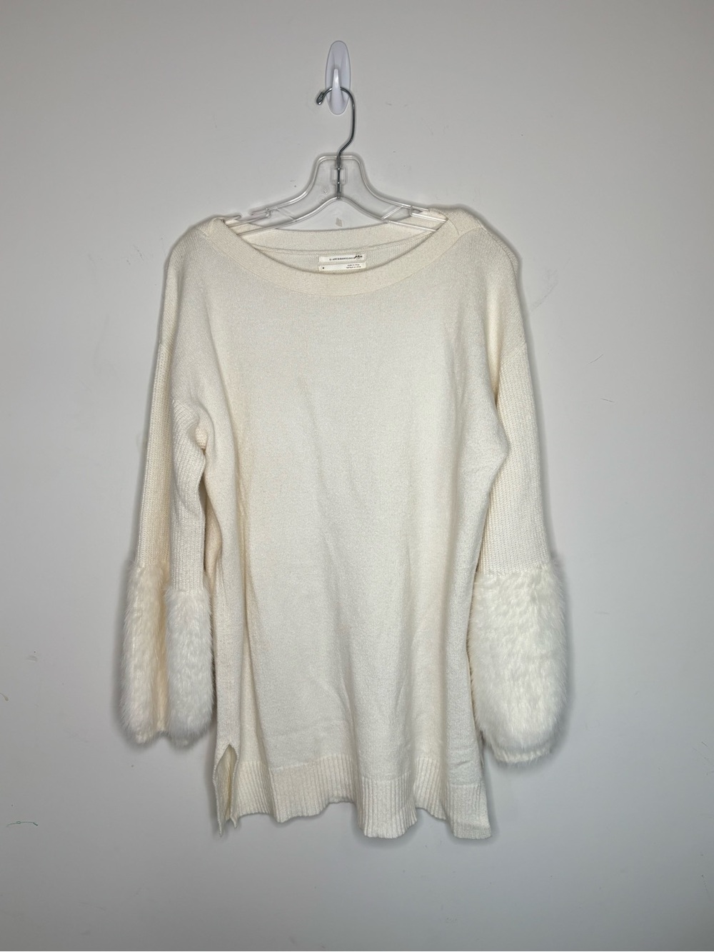 Anthropologie Colma Tunic Sweater with Eyelash Cuffs White Medium